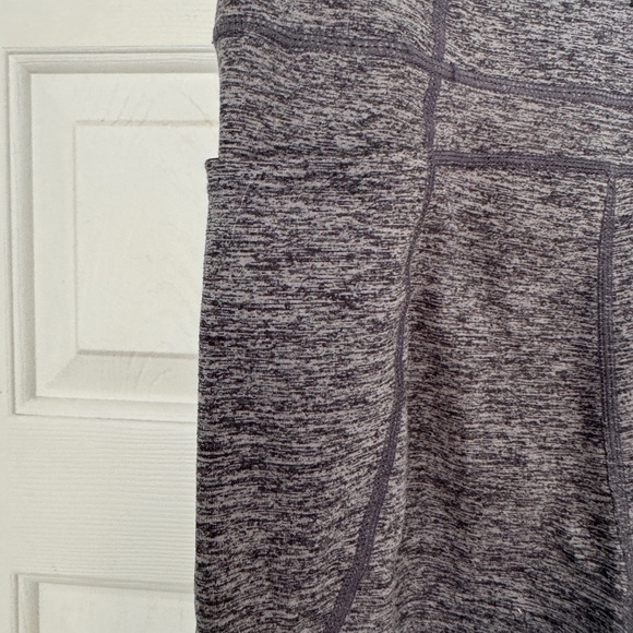 JOYLAB exercise stretch leggings. Color - Gray, Size - Extra Small. Pockets - Picture 3 of 5